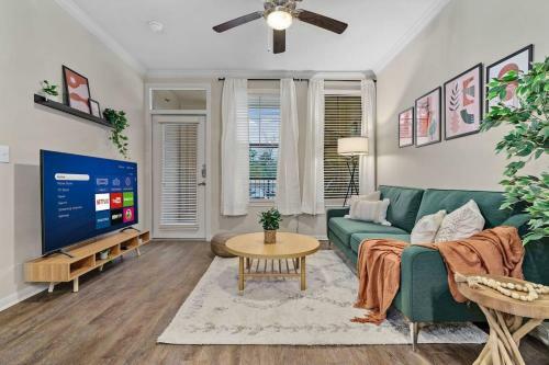 Apartamento New! King Bed Trendy 1 Br Resort Style W/ Pool