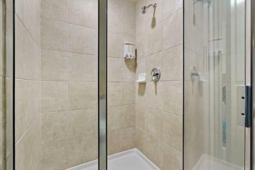 Apartamento New! King Bed Trendy 1 Br Resort Style W/ Pool