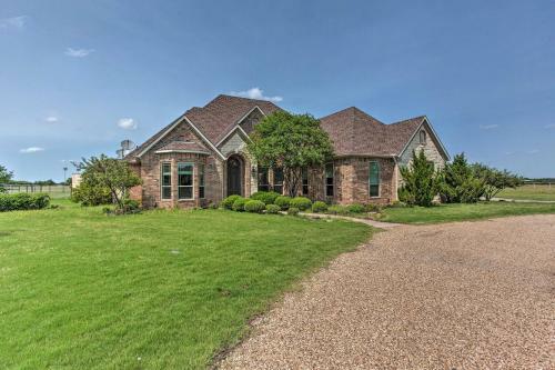 Chic Ranch Villa Less Than 5 Mi To Lake Ray Roberts!