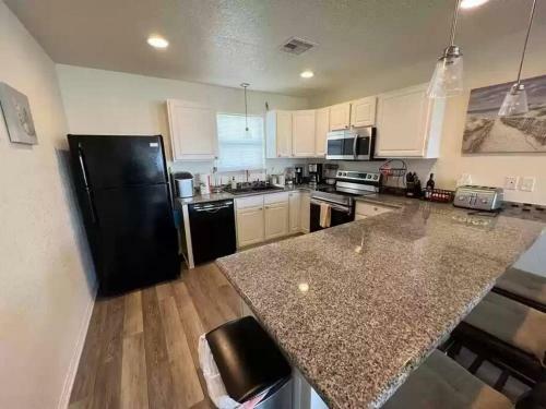 Luna's Sea - Oceanview - Sleeps 8