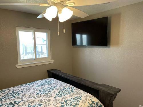 Dolphins Beach Cottage On The Beach - Sleeps 12