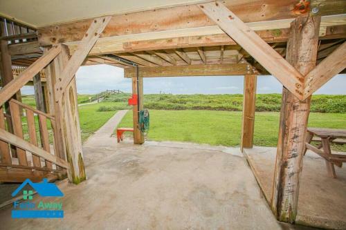 Dolphins Beach Cottage On The Beach - Sleeps 12