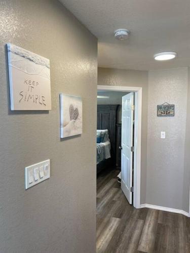 Dolphins Beach Cottage On The Beach - Sleeps 12
