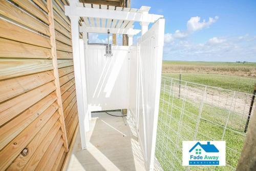 Blue Crab - Beach & Bay Views - Sleeps 6