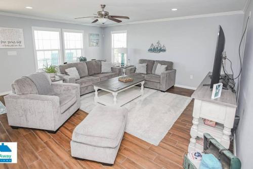 Blue Crab - Beach & Bay Views - Sleeps 6
