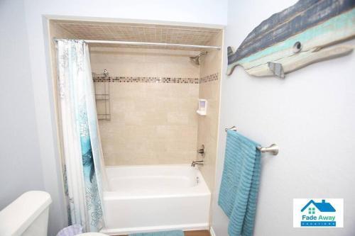 Blue Crab - Beach & Bay Views - Sleeps 6