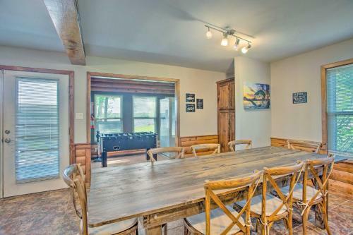 Waterfront Yantis Retreat With Deck And Zipline!