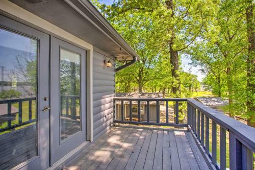 Waterfront Yantis Retreat With Deck And Zipline!