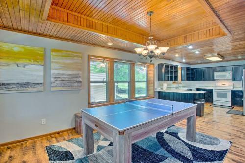 Waterfront Yantis Retreat With Deck And Zipline!