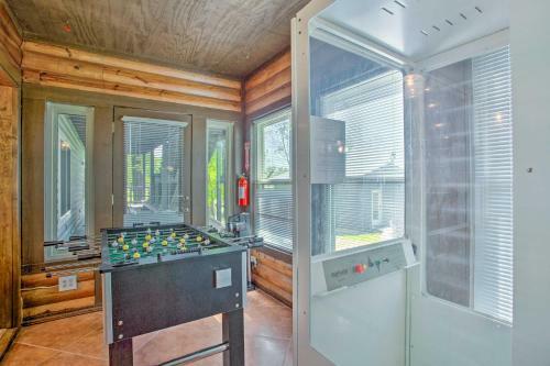Waterfront Yantis Retreat With Deck And Zipline!