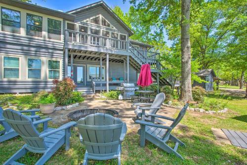 Waterfront Yantis Retreat With Deck And Zipline!