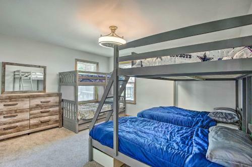 Waterfront Yantis Retreat With Deck And Zipline!