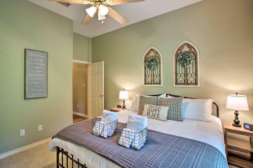 Happy Trails Hideout Pool, Hot Tub, 4 Acres!