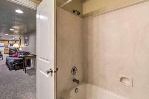Charming Lehi Apartment With Yard And Fire Pit!