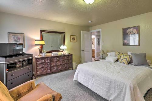 Charming Lehi Apartment With Yard And Fire Pit!