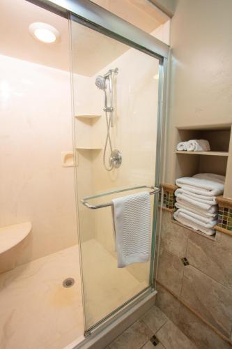 Comfortable Bungalow Near Liberty Park