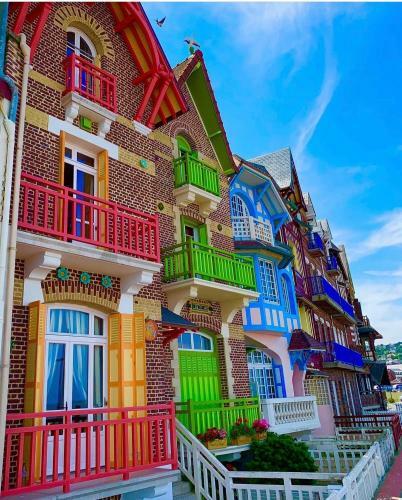 Sunny Dreams Apartment