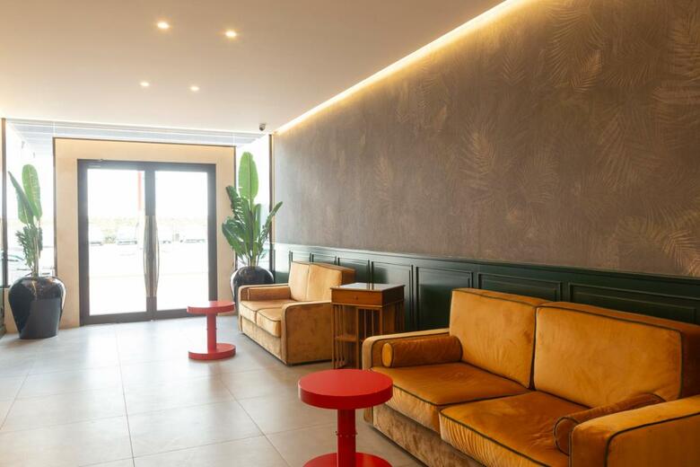 Hotel Ghal�