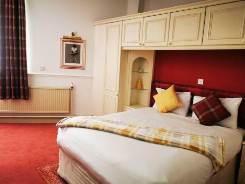 Castle Hotel
