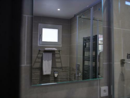 Hostal Room In Studio - Studio Reves Ensables