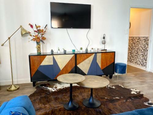 Hostal �meraude