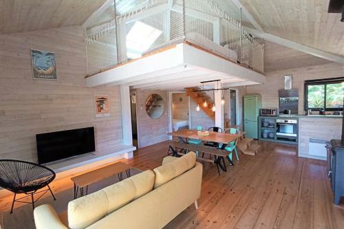 Very Nice Wood Frame House With Garden