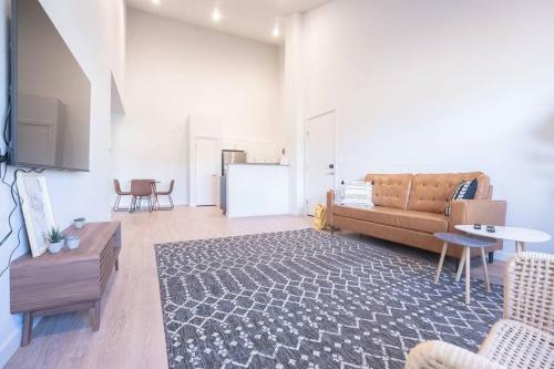 Apartamento Boho Design Great For Long Term Stays Near Local Grocery Store