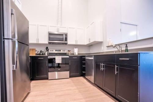 Apartamento Boho Design Great For Long Term Stays Near Local Grocery Store