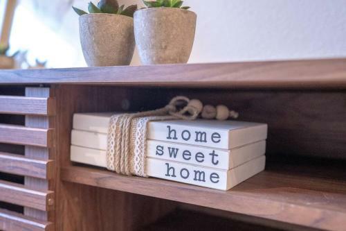 Apartamento Boho Design Great For Long Term Stays Near Local Grocery Store