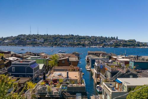 Waterfront Rooftop Deck On Lake Union 3br 3ba Extended Stay