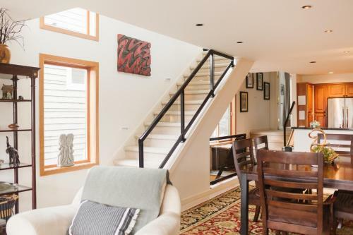 Waterfront Rooftop Deck On Lake Union 3br 3ba Extended Stay
