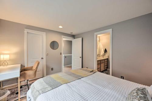Pet-friendly Seattle Townhome Less Than 1 Mi To Lake!