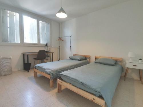 Apartamento * 3bedrooms, 2free Parking, Wifi, Tram 8min *