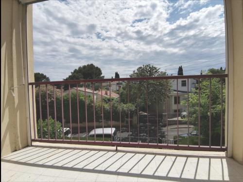 Apartamento * 3bedrooms, 2free Parking, Wifi, Tram 8min *