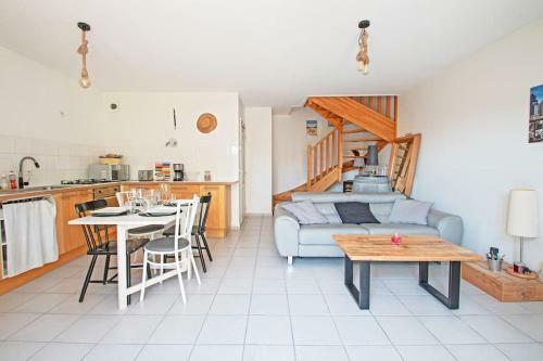 Jolie Maison, 4 Personnes,10 Min Du Centre De Mtp