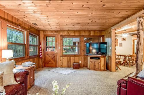 Brandy Lake Hut