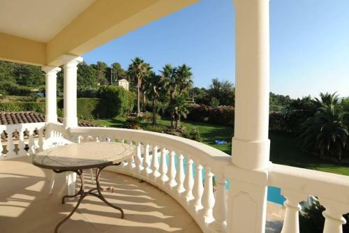 Villa Mougins Yourhosthelper