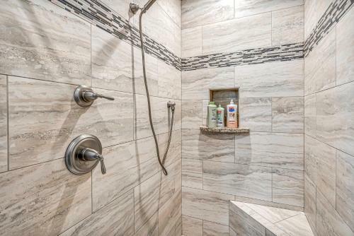 River Ridge - Luxurious Getaway, Large Group