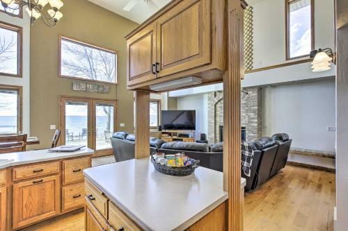 Bright Cecil Home With Boat Dock And Lake Access!