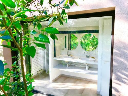 Villa Avec Piscine Sur Les Hauts De N�mes