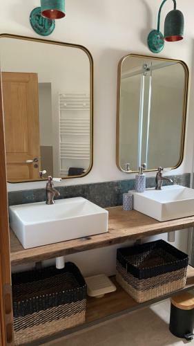 Hostal L'insoup�onn�e Saint R�my De Provence
