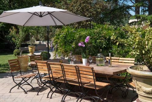 Hostal L'insoup�onn�e Saint R�my De Provence