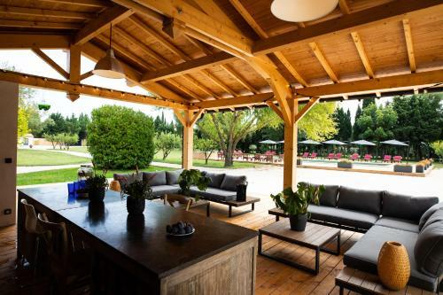 Hostal L'insoup�onn�e Saint R�my De Provence