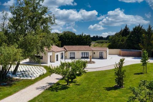 Hostal L'insoup�onn�e Saint R�my De Provence