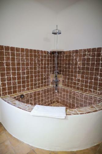 Hostal L'insoup�onn�e Saint R�my De Provence