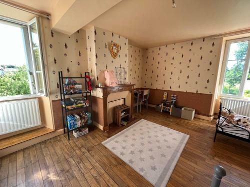 Jolie Maison De Campagne Arbor�e