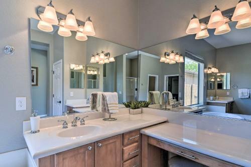 Phoenix Area Villa With Private Putting Green!
