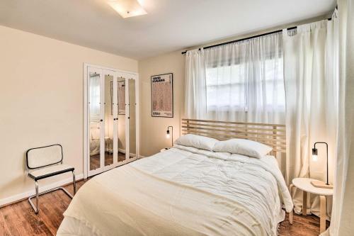 Updated Hampton Home With Yard Less Than 2 Mi To Beach!