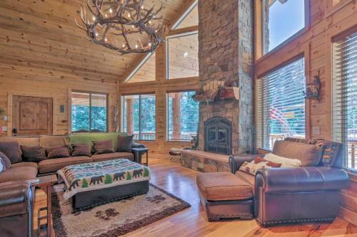 The Great Escape Cabin Fire Pit And Backyard