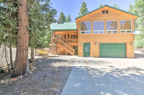 The Great Escape Cabin Fire Pit And Backyard